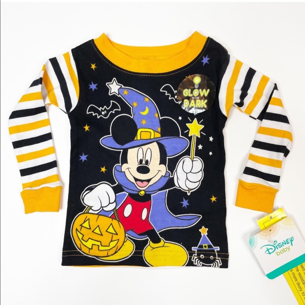 5/$25 NWT Mickey Halloween aglow in the Dark Shirt